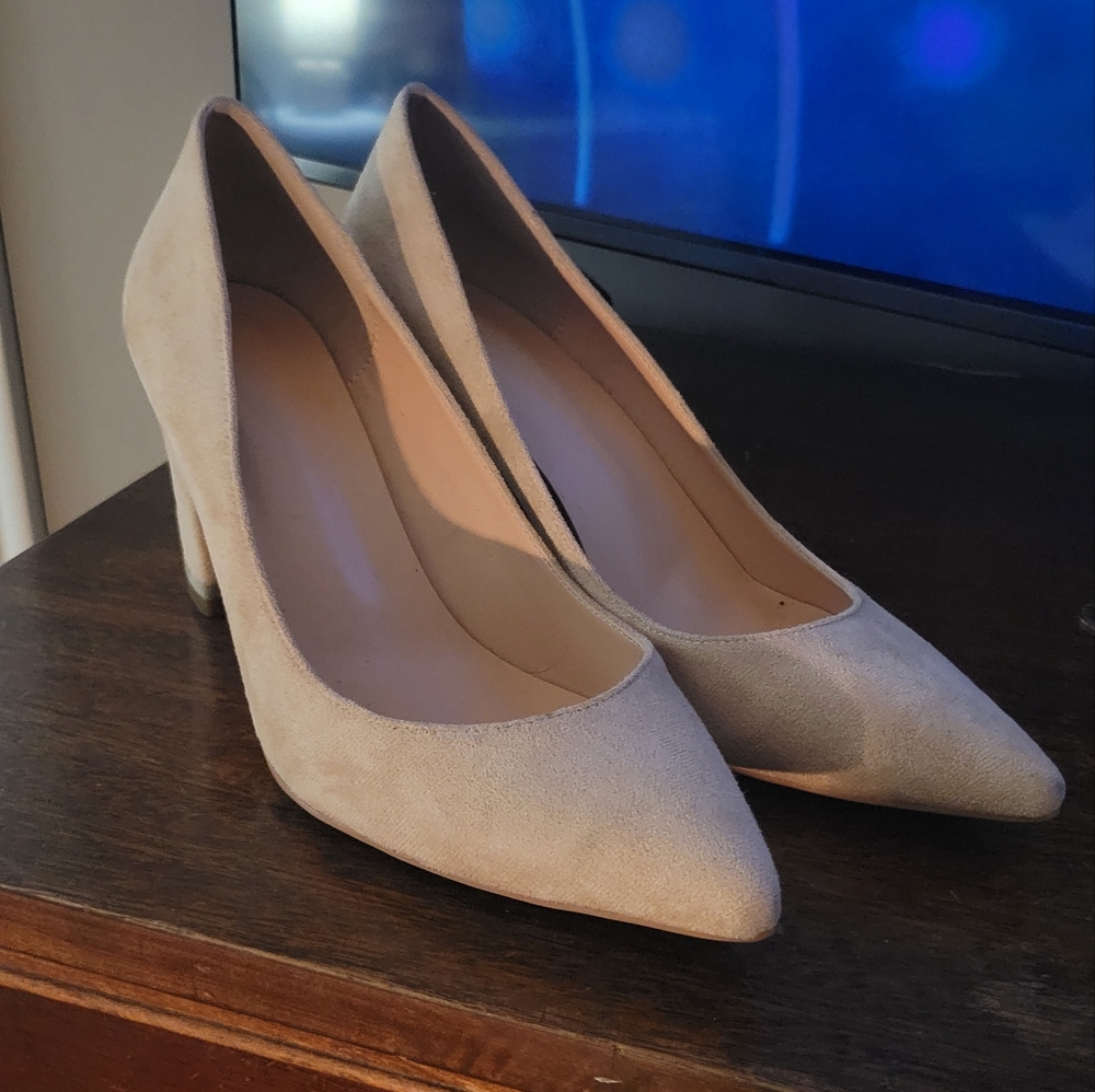 Nude suede look pumps Size 9